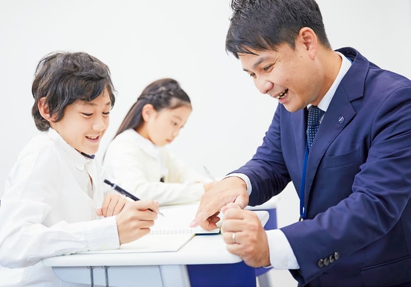 仲間と一緒に頑張れる環境だから、集中して学習できます。