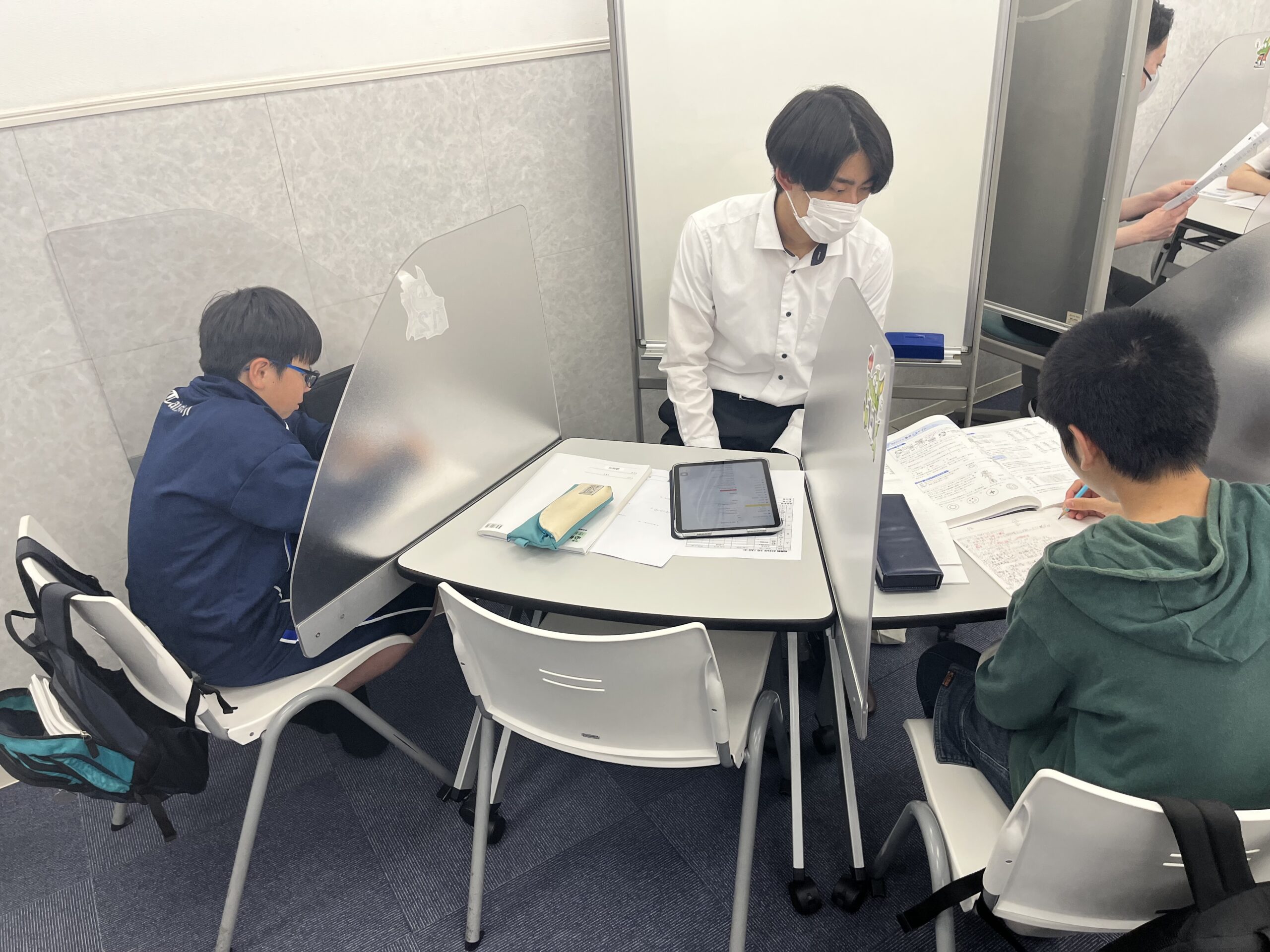 小学生の授業風景